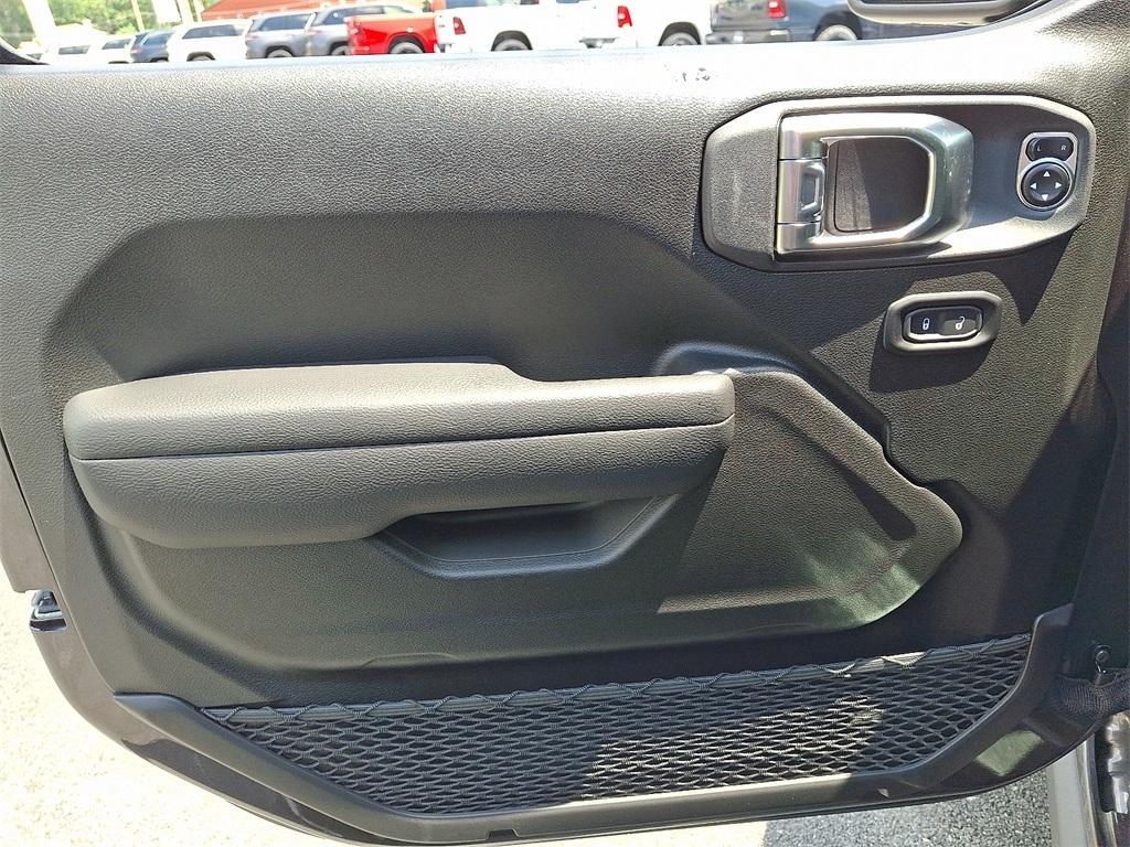 new 2025 Jeep Wrangler car, priced at $49,080