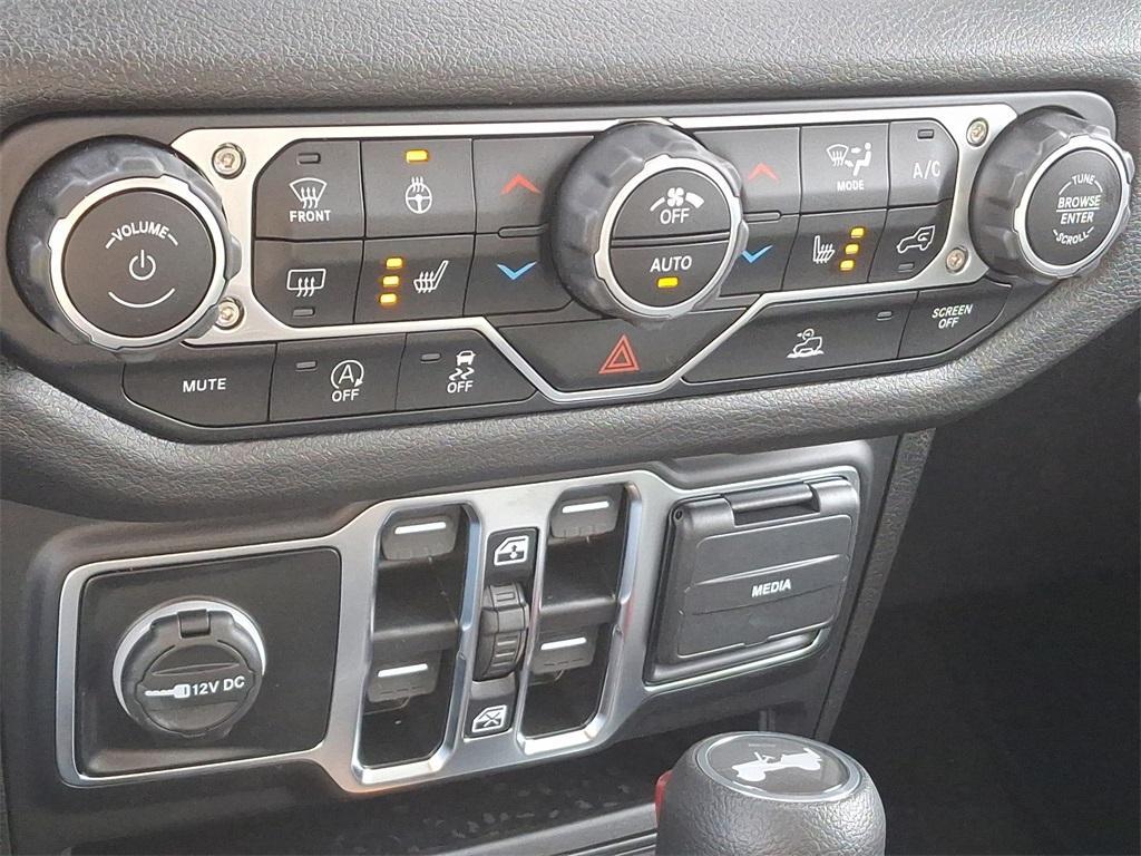 new 2025 Jeep Wrangler car, priced at $45,396