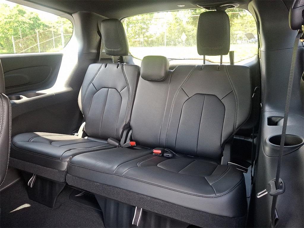 new 2025 Chrysler Pacifica car, priced at $41,037