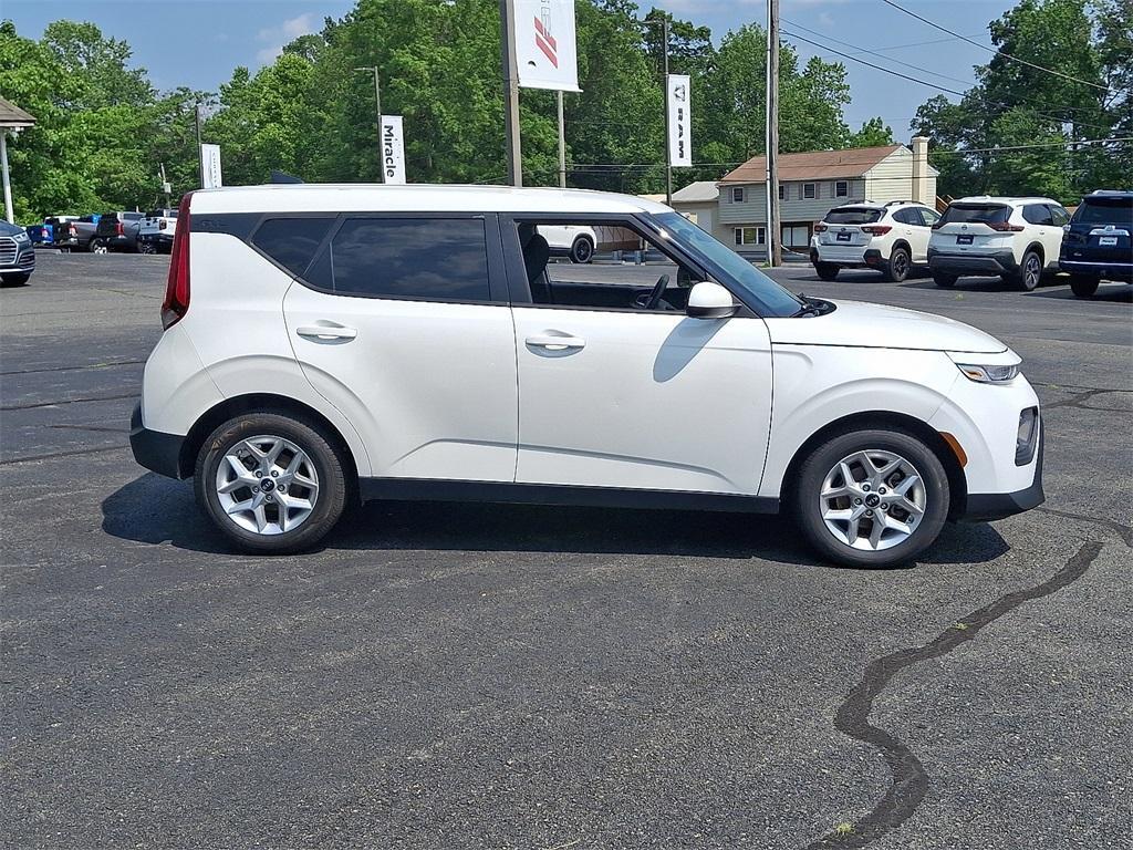 used 2021 Kia Soul car, priced at $13,888