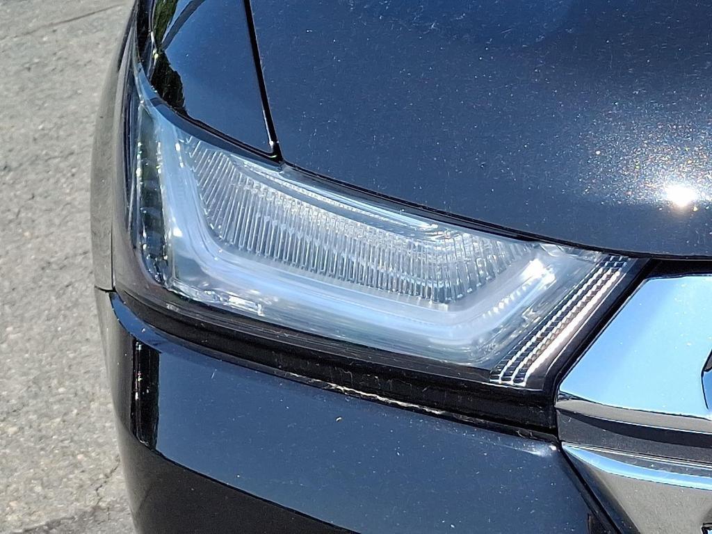 used 2023 Chevrolet Traverse car, priced at $28,995