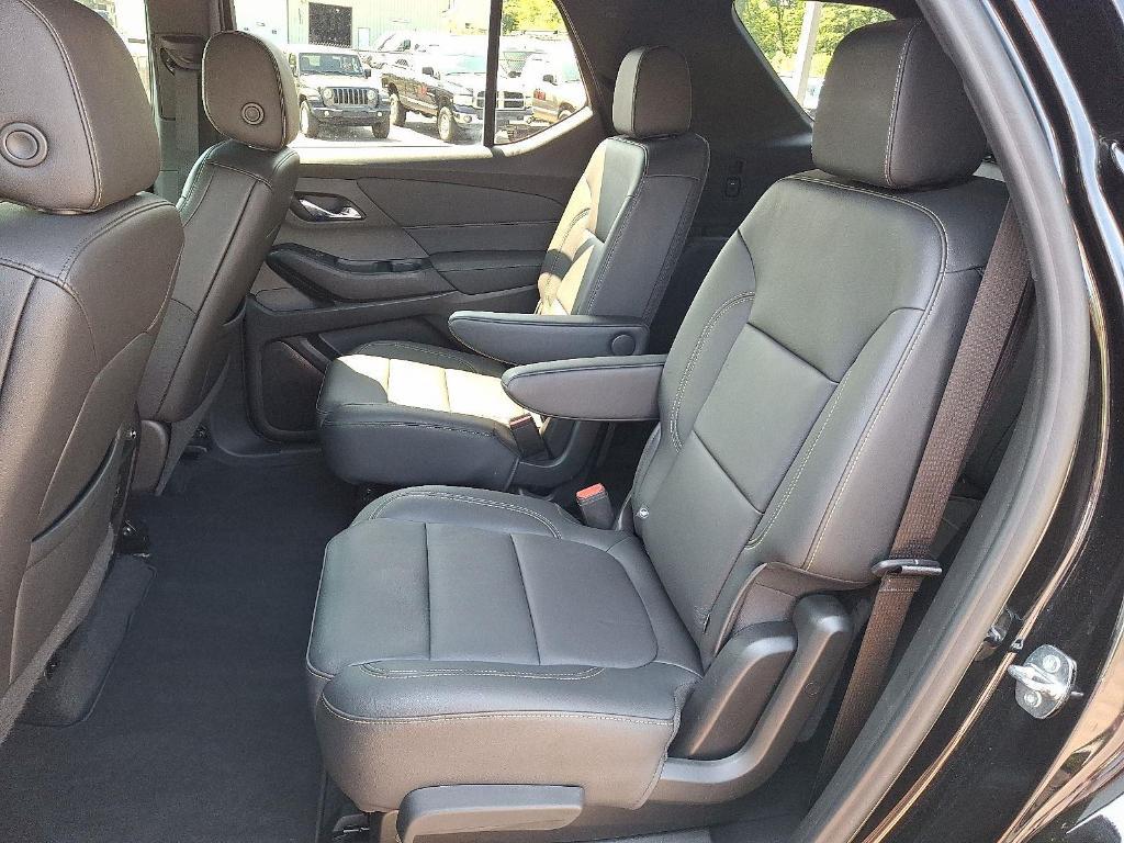 used 2023 Chevrolet Traverse car, priced at $28,995