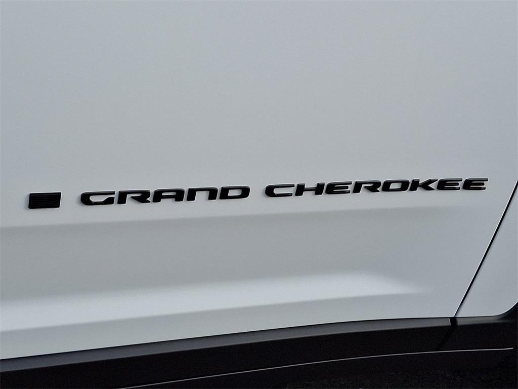 new 2025 Jeep Grand Cherokee L car, priced at $52,409
