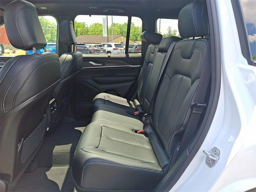 new 2025 Jeep Grand Cherokee car, priced at $47,944