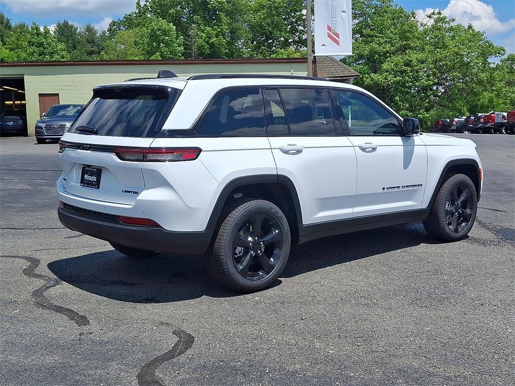 new 2025 Jeep Grand Cherokee car, priced at $47,944