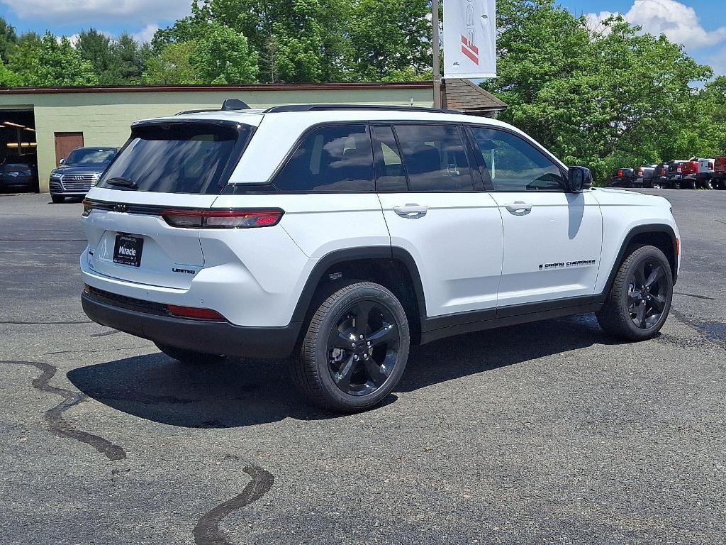 new 2025 Jeep Grand Cherokee car, priced at $47,308
