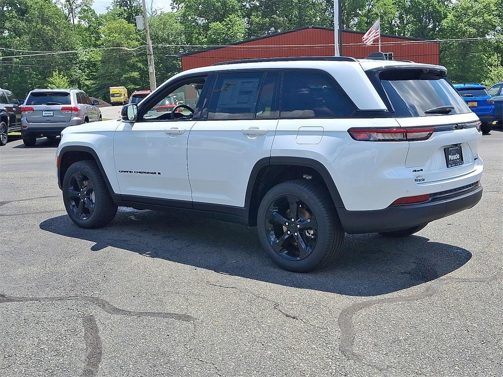 new 2025 Jeep Grand Cherokee car, priced at $47,944