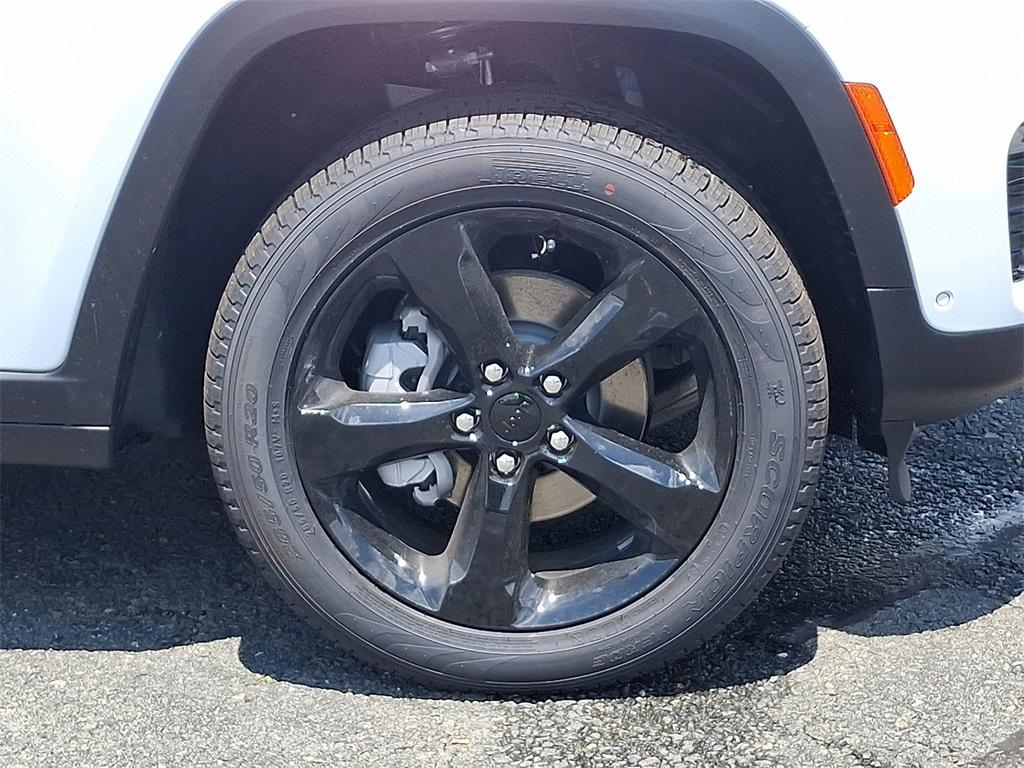 new 2025 Jeep Grand Cherokee car, priced at $47,944