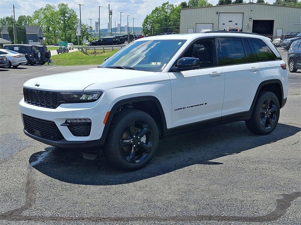 new 2025 Jeep Grand Cherokee car, priced at $47,944
