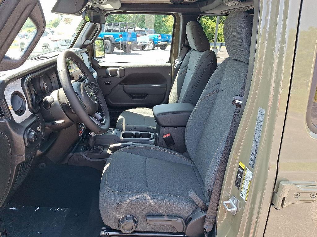 new 2025 Jeep Wrangler car, priced at $53,852