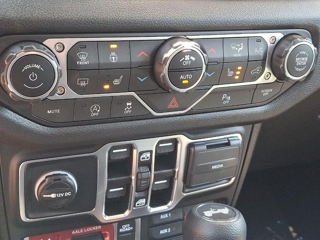 new 2025 Jeep Wrangler car, priced at $53,852