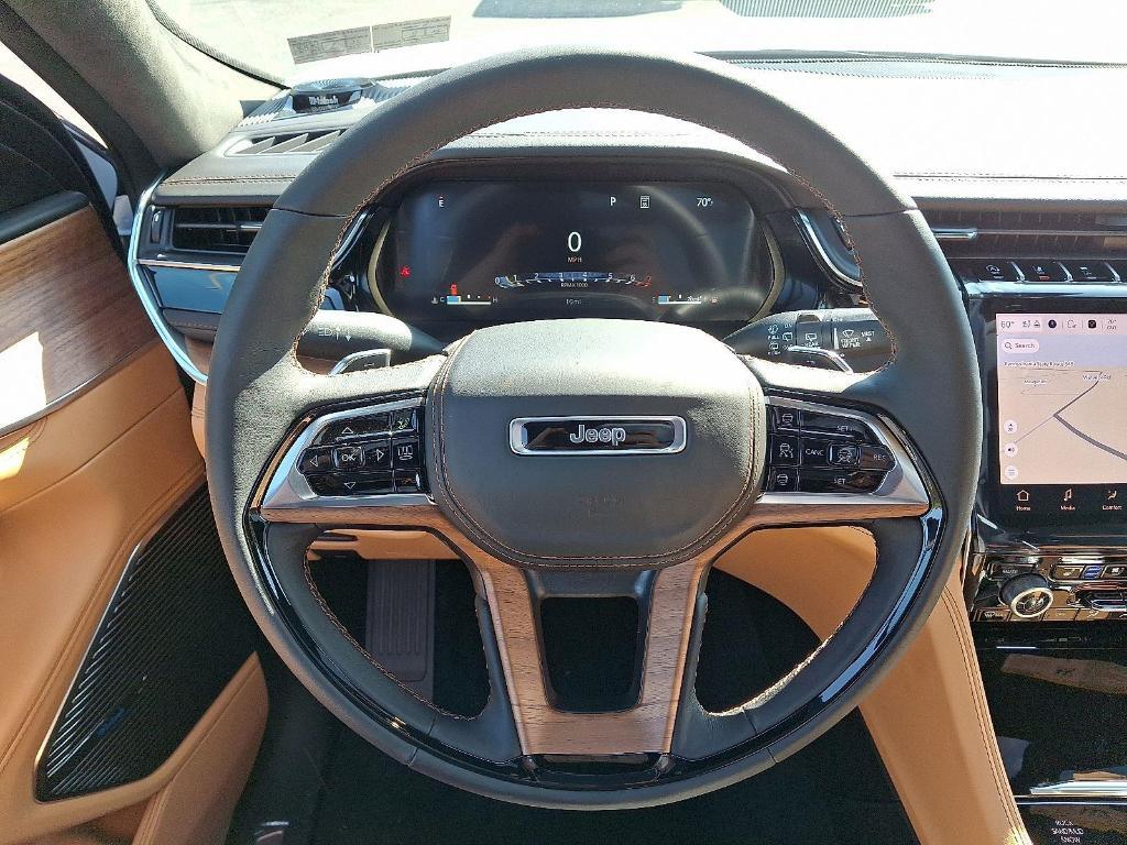 new 2025 Jeep Grand Cherokee car, priced at $61,197