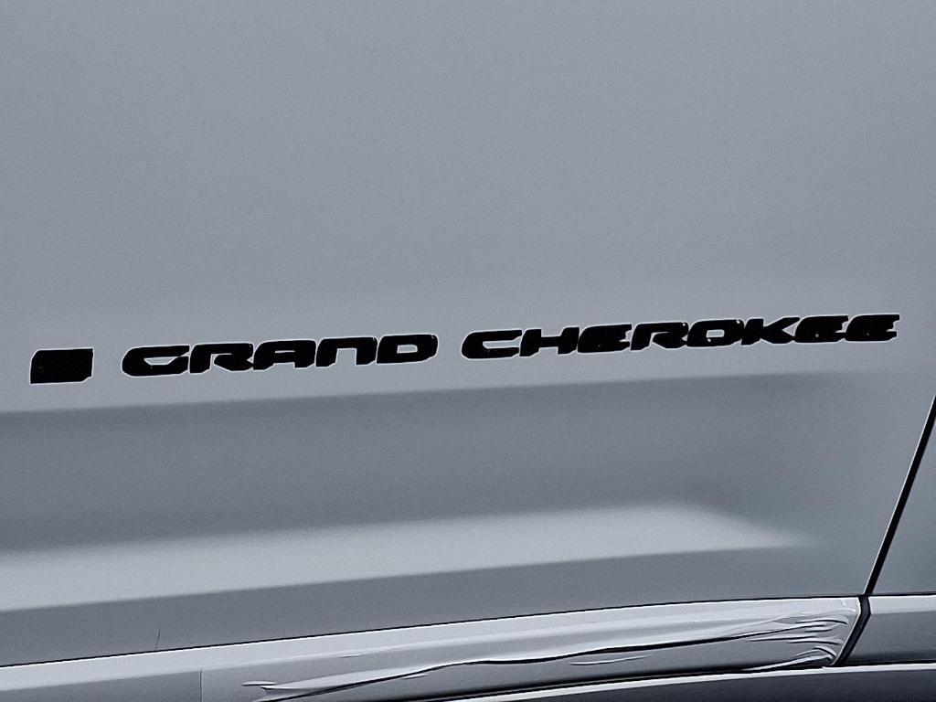 new 2025 Jeep Grand Cherokee car, priced at $61,197