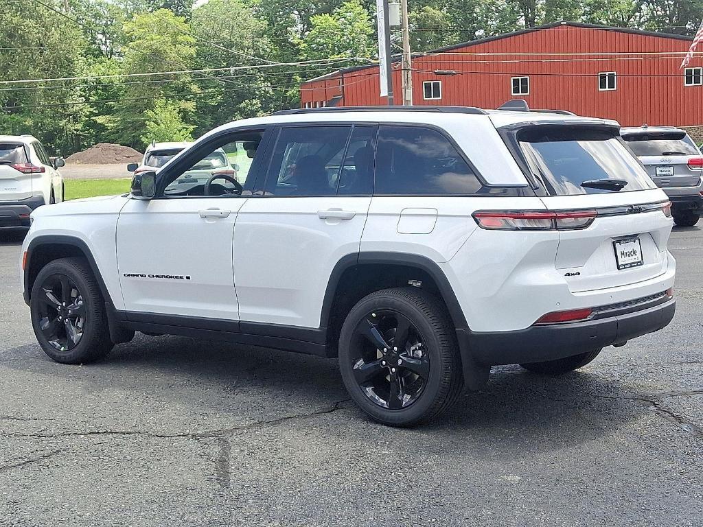 new 2025 Jeep Grand Cherokee car, priced at $42,163