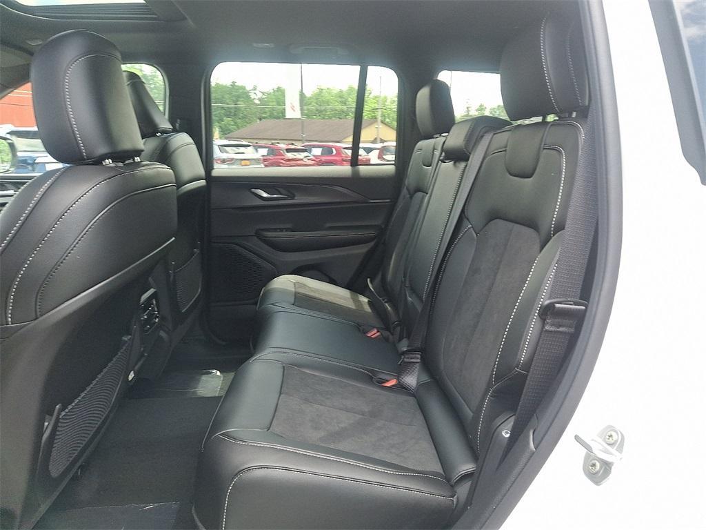 new 2025 Jeep Grand Cherokee car, priced at $40,893