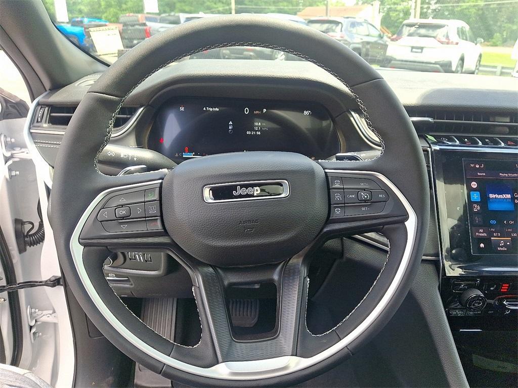 new 2025 Jeep Grand Cherokee car, priced at $40,893
