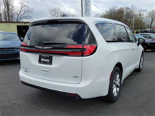 new 2024 Chrysler Pacifica car, priced at $44,595