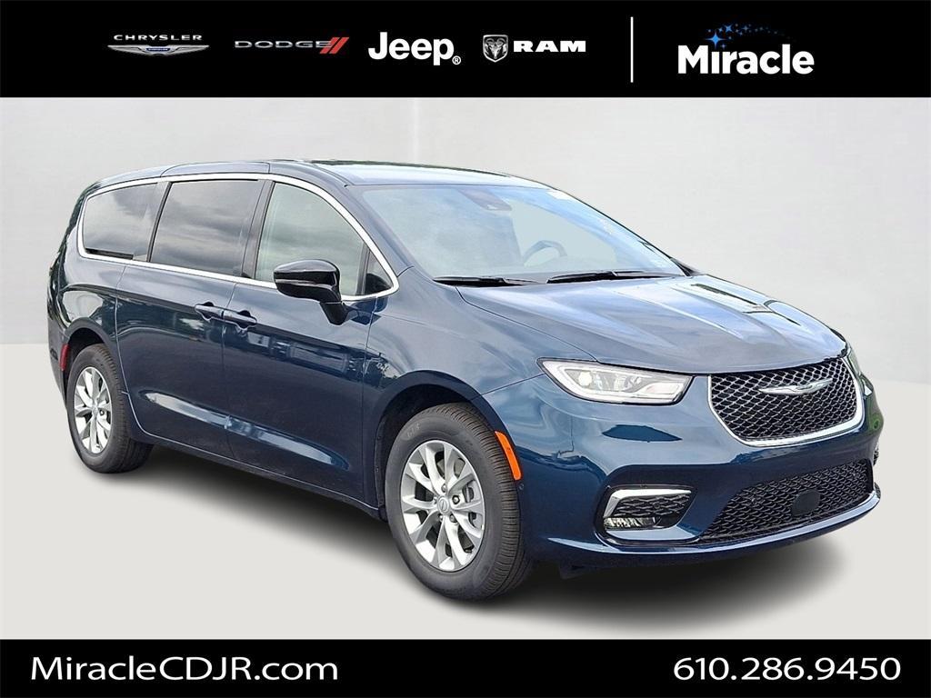 new 2025 Chrysler Pacifica car, priced at $44,127