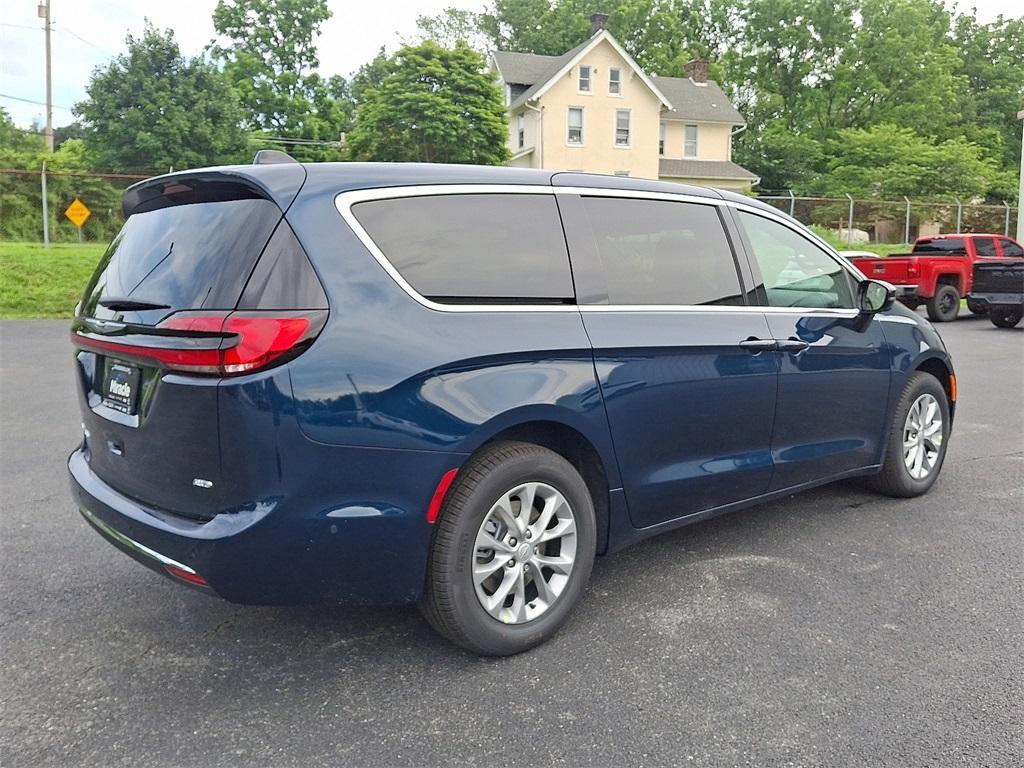 new 2025 Chrysler Pacifica car, priced at $44,127