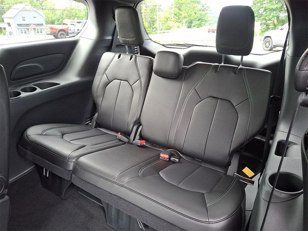 new 2025 Chrysler Pacifica car, priced at $44,127