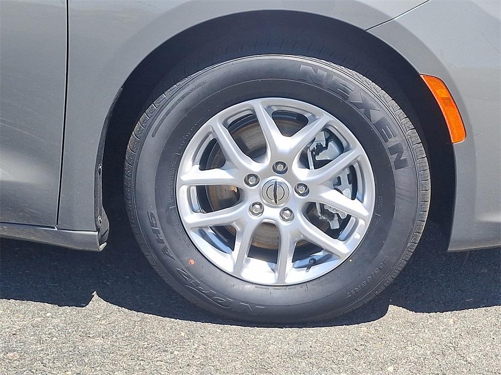 used 2022 Chrysler Pacifica car, priced at $23,995