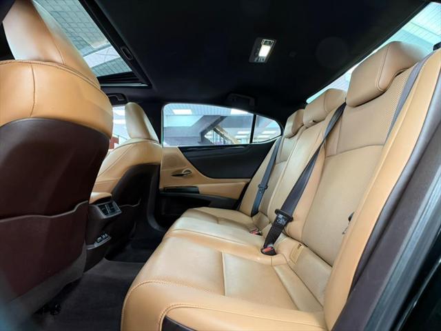 used 2019 Lexus ES 350 car, priced at $25,900