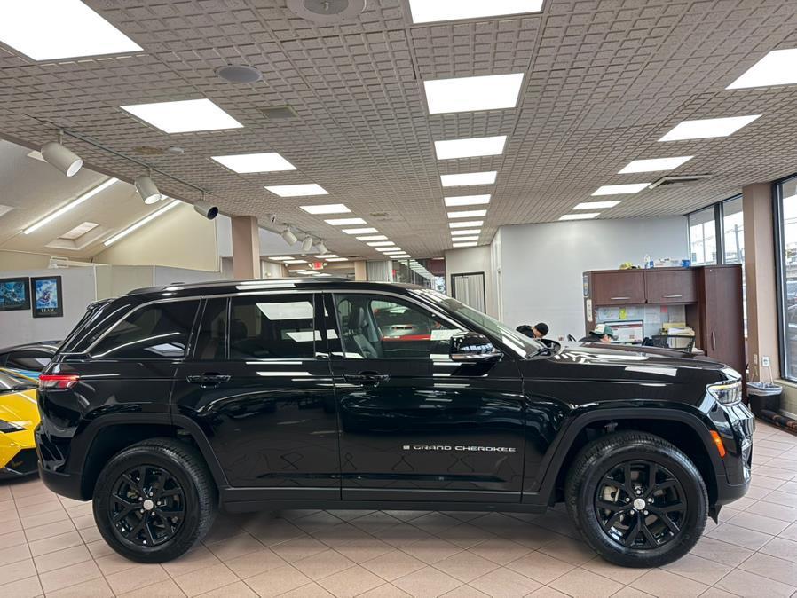 used 2022 Jeep Grand Cherokee car, priced at $23,800