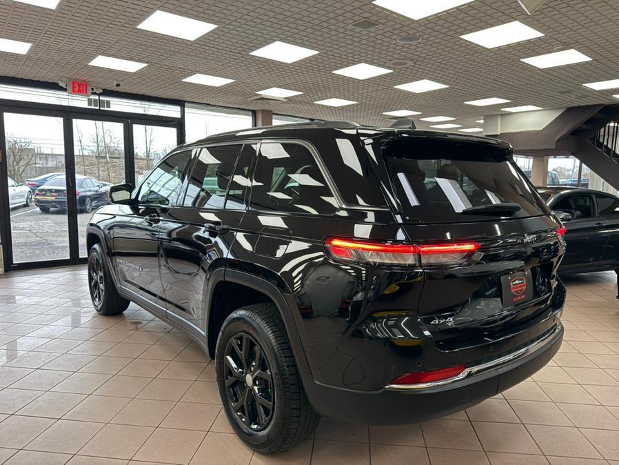 used 2022 Jeep Grand Cherokee car, priced at $23,800