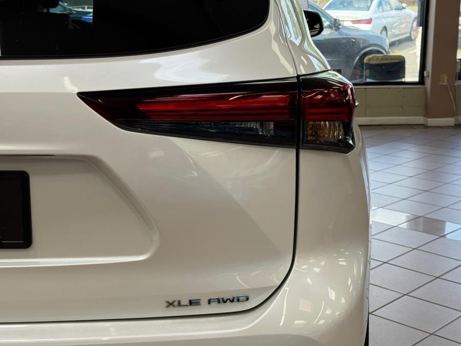 used 2024 Toyota Highlander car, priced at $36,500