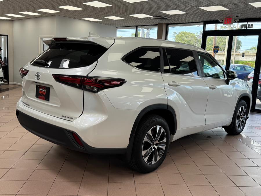 used 2024 Toyota Highlander car, priced at $36,500
