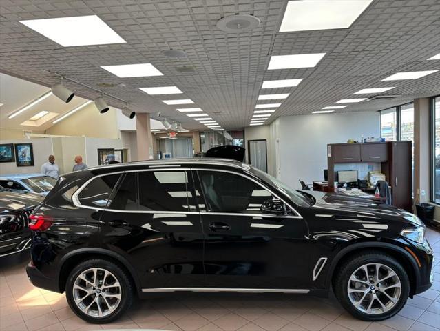 used 2021 BMW X5 car, priced at $30,900