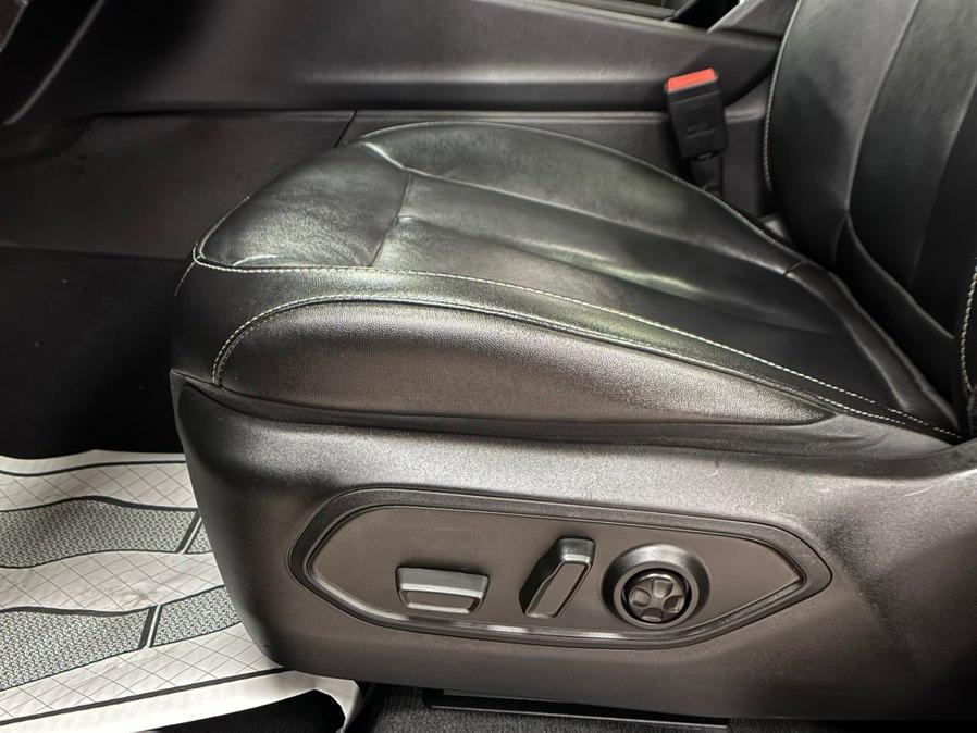 used 2023 Jeep Grand Cherokee car, priced at $25,900