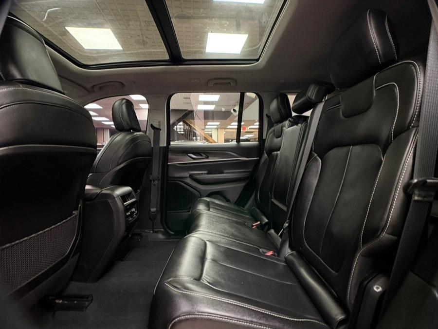 used 2023 Jeep Grand Cherokee car, priced at $25,900