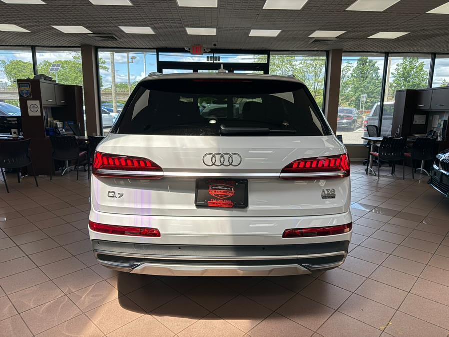 used 2021 Audi Q7 car, priced at $26,500