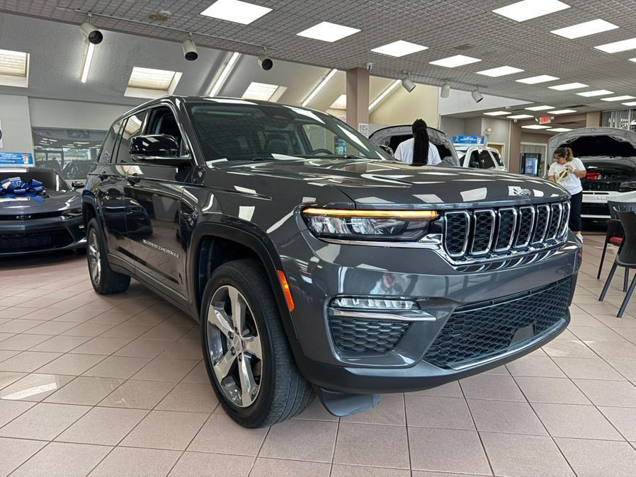 used 2022 Jeep Grand Cherokee car, priced at $25,400