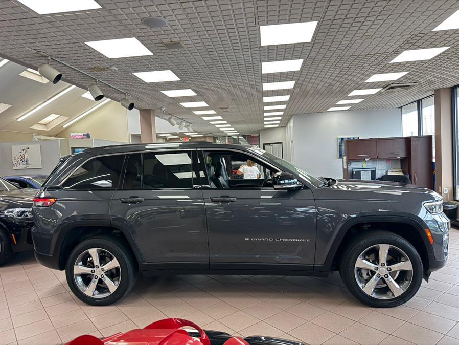 used 2022 Jeep Grand Cherokee car, priced at $25,400