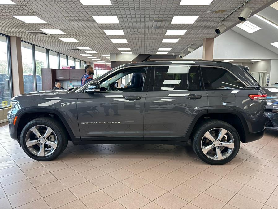 used 2022 Jeep Grand Cherokee car, priced at $25,400