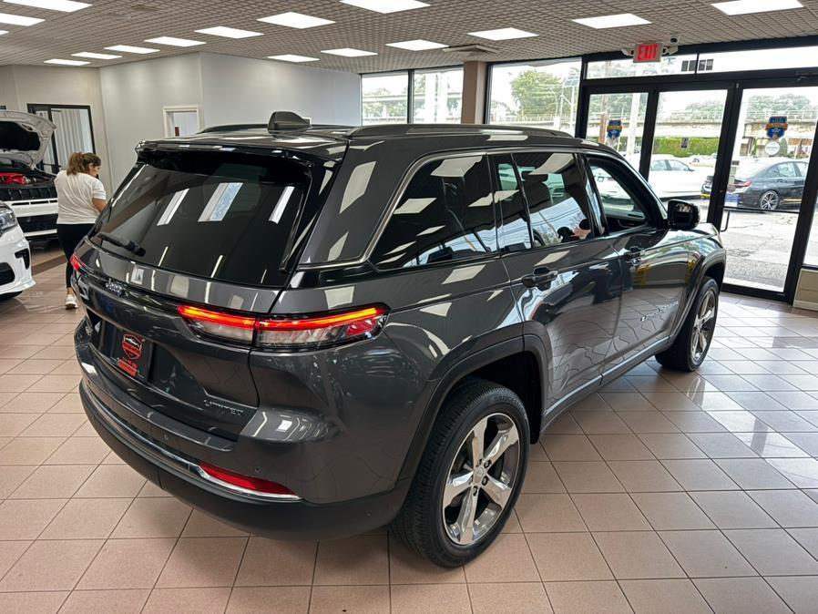 used 2022 Jeep Grand Cherokee car, priced at $25,400