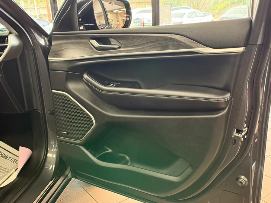 used 2022 Jeep Grand Cherokee car, priced at $25,400