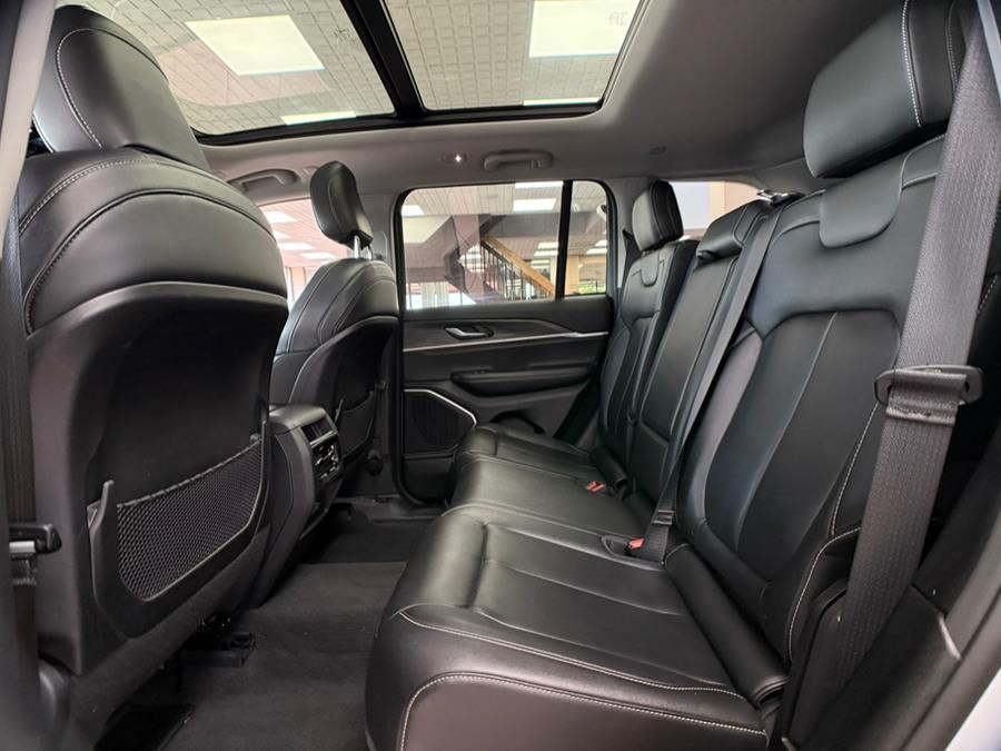 used 2022 Jeep Grand Cherokee car, priced at $25,900