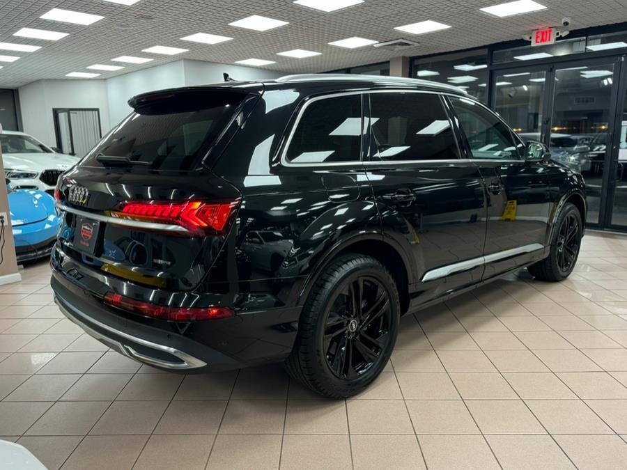 used 2022 Audi Q7 car, priced at $28,900