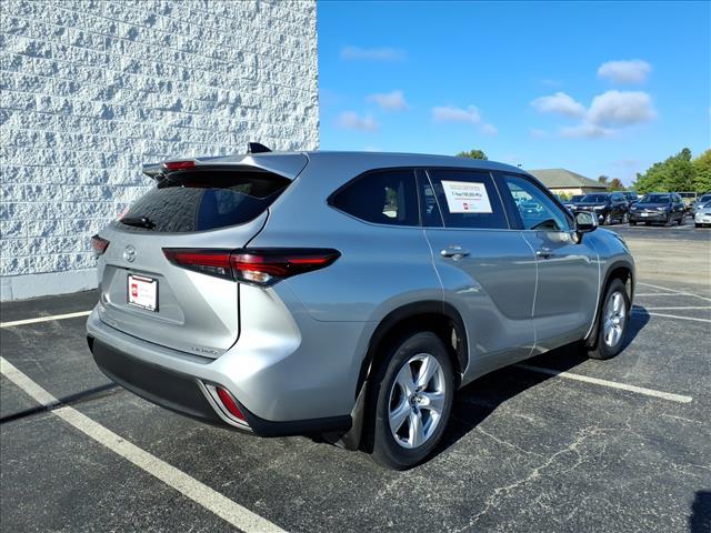 used 2024 Toyota Highlander car, priced at $33,675