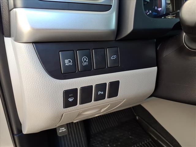used 2019 Toyota Highlander car, priced at $22,995