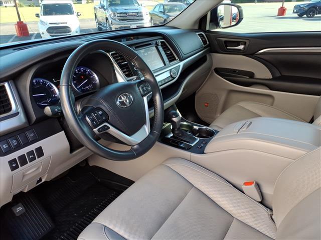 used 2019 Toyota Highlander car, priced at $22,995