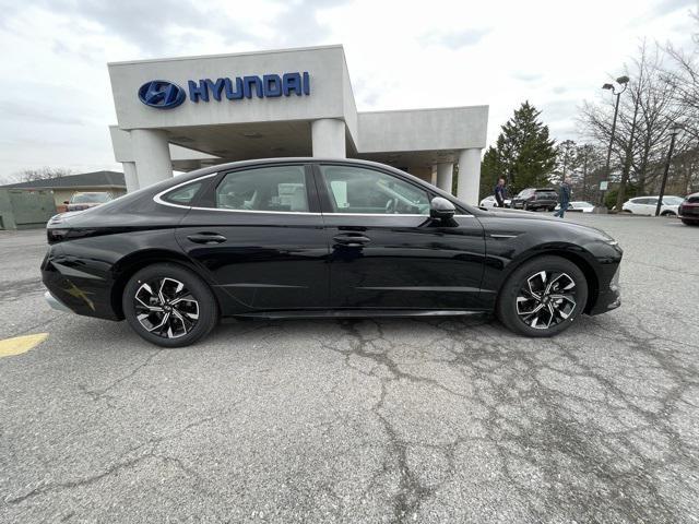 new 2025 Hyundai Sonata car, priced at $28,110