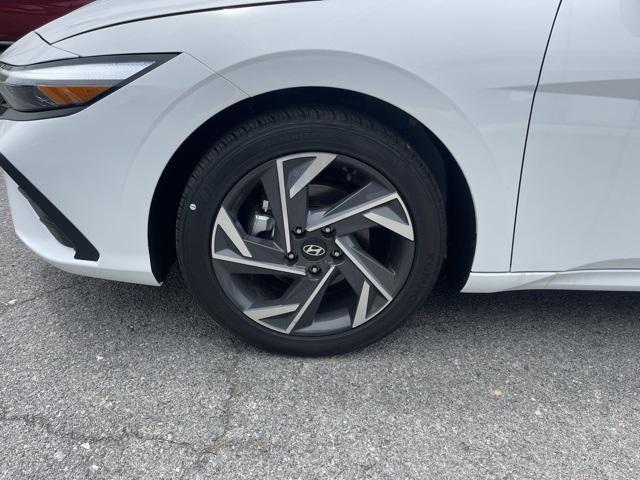 new 2025 Hyundai Elantra car, priced at $22,335