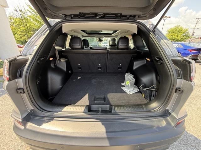 used 2019 Jeep Cherokee car, priced at $18,236