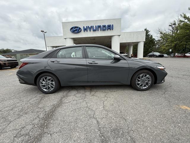 new 2025 Hyundai ELANTRA HEV car, priced at $23,330