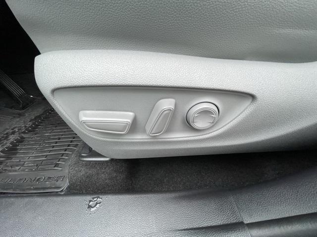 used 2024 Toyota Highlander car, priced at $41,190