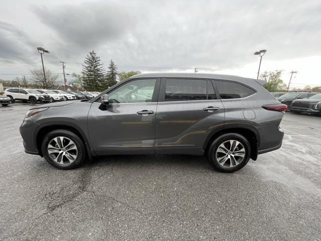 used 2024 Toyota Highlander car, priced at $41,190